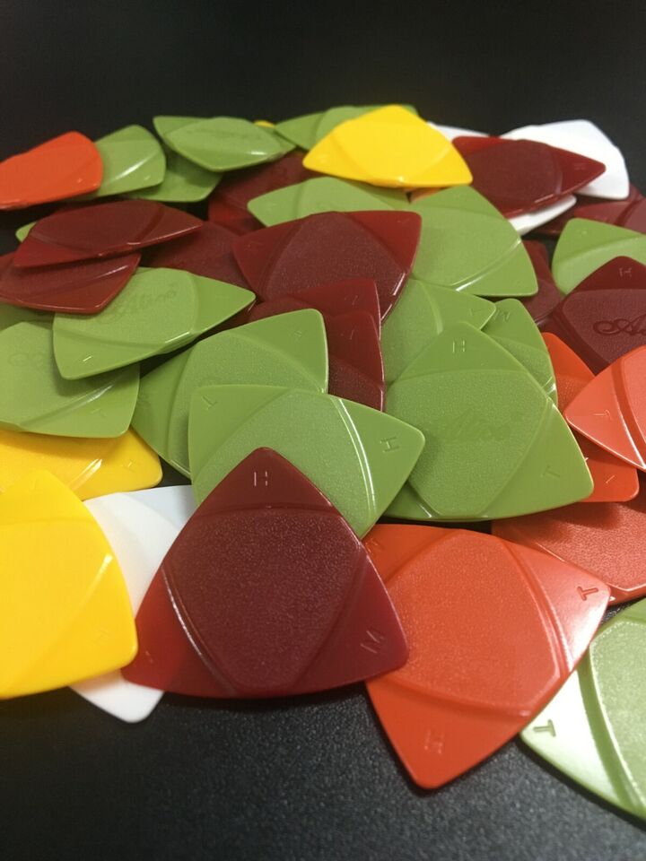 Alice AP-50TRI Mixed Color Picks 4 Guitar/Banjo/Bass/Ukulele-50Pcs,3 gauges in 1