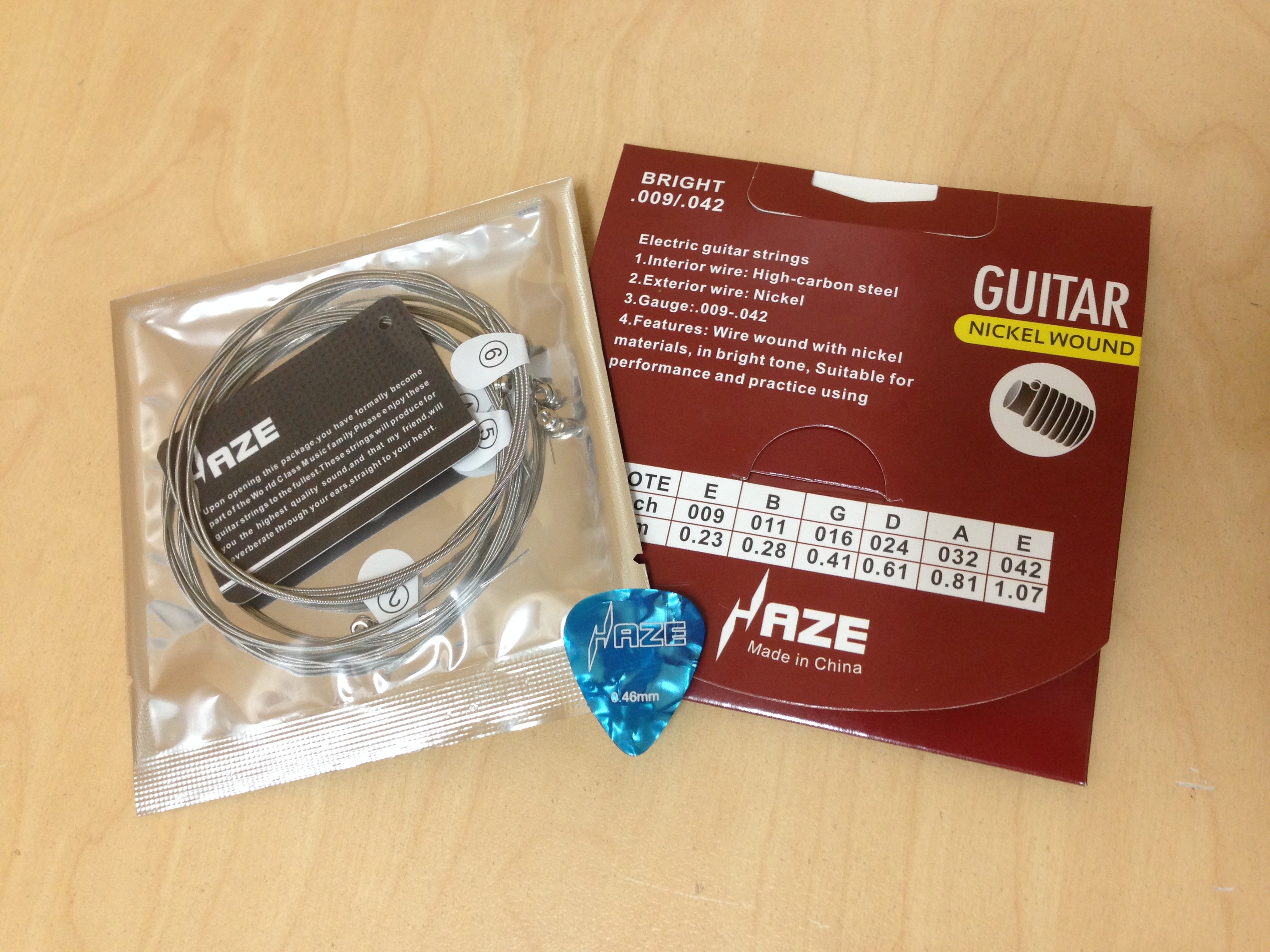Haze DEG009 Electric Guitar String + 3 Picks