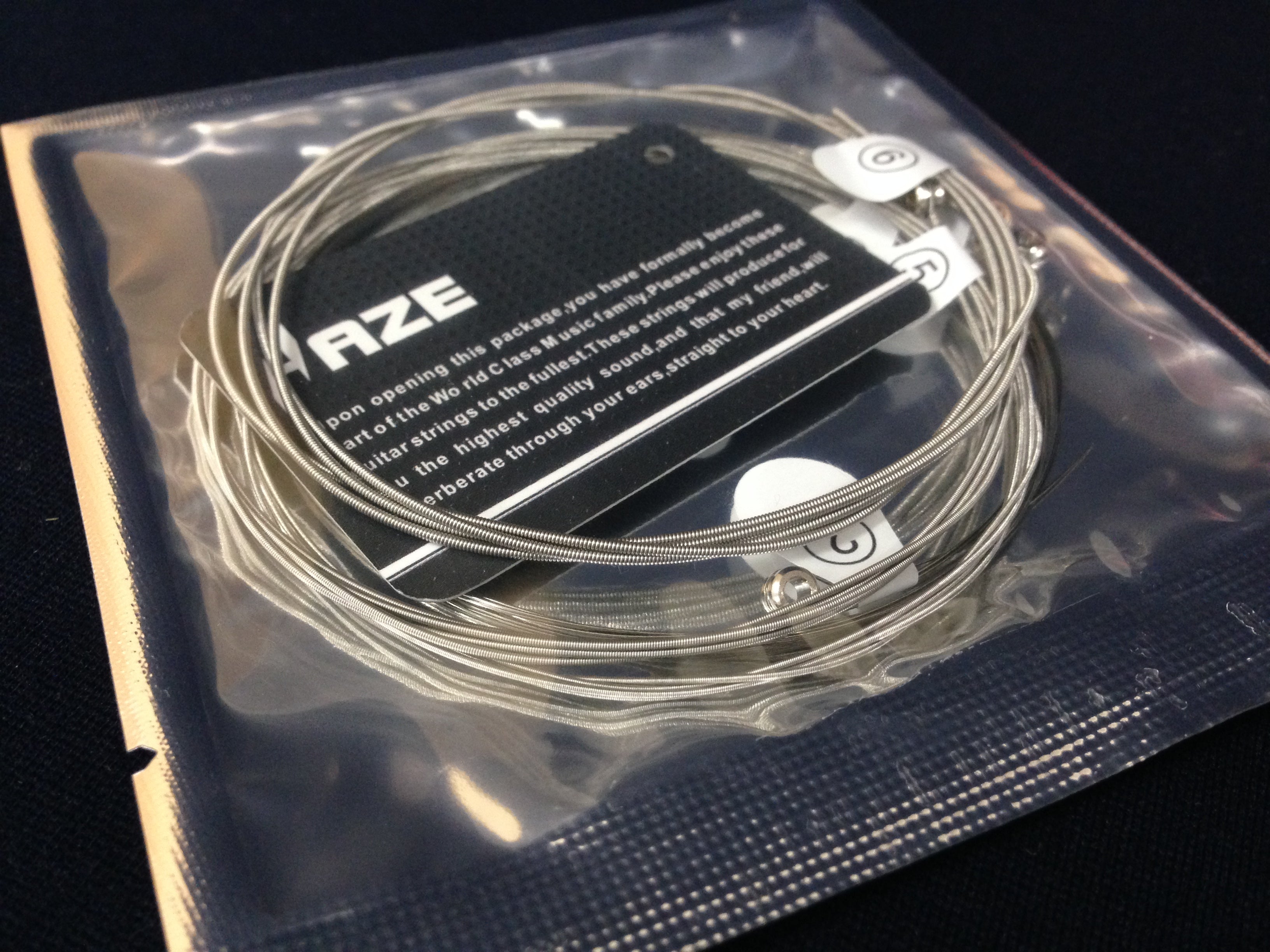 Haze DEG009 Electric Guitar String + 3 Picks